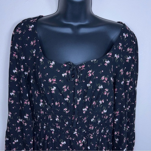 MEDIUM AMERICAN EAGLE BLACK PINK FLORAL  DRESS COTTAGE  LONG SLEEVE - Picture 2 of 12